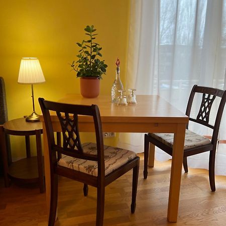 Privatunterkunft Kleiner Balkon In Muenchen West Esterno foto