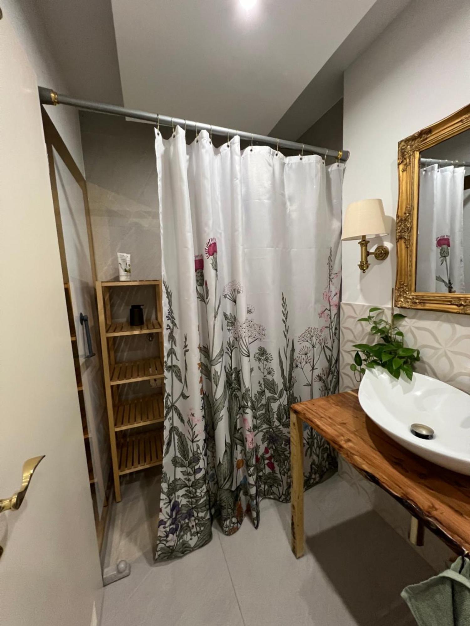 Privatunterkunft Kleiner Balkon In Muenchen West Esterno foto