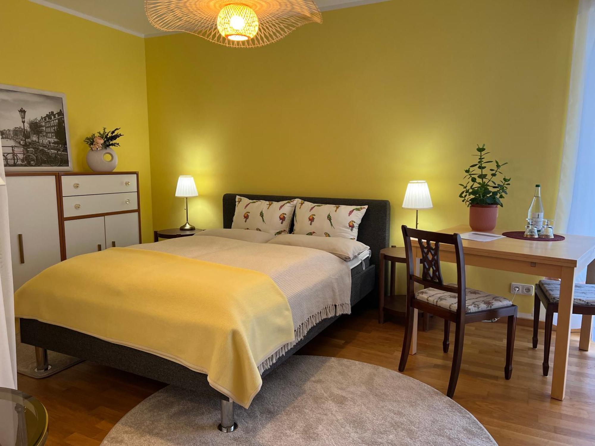 Privatunterkunft Kleiner Balkon In Muenchen West Esterno foto